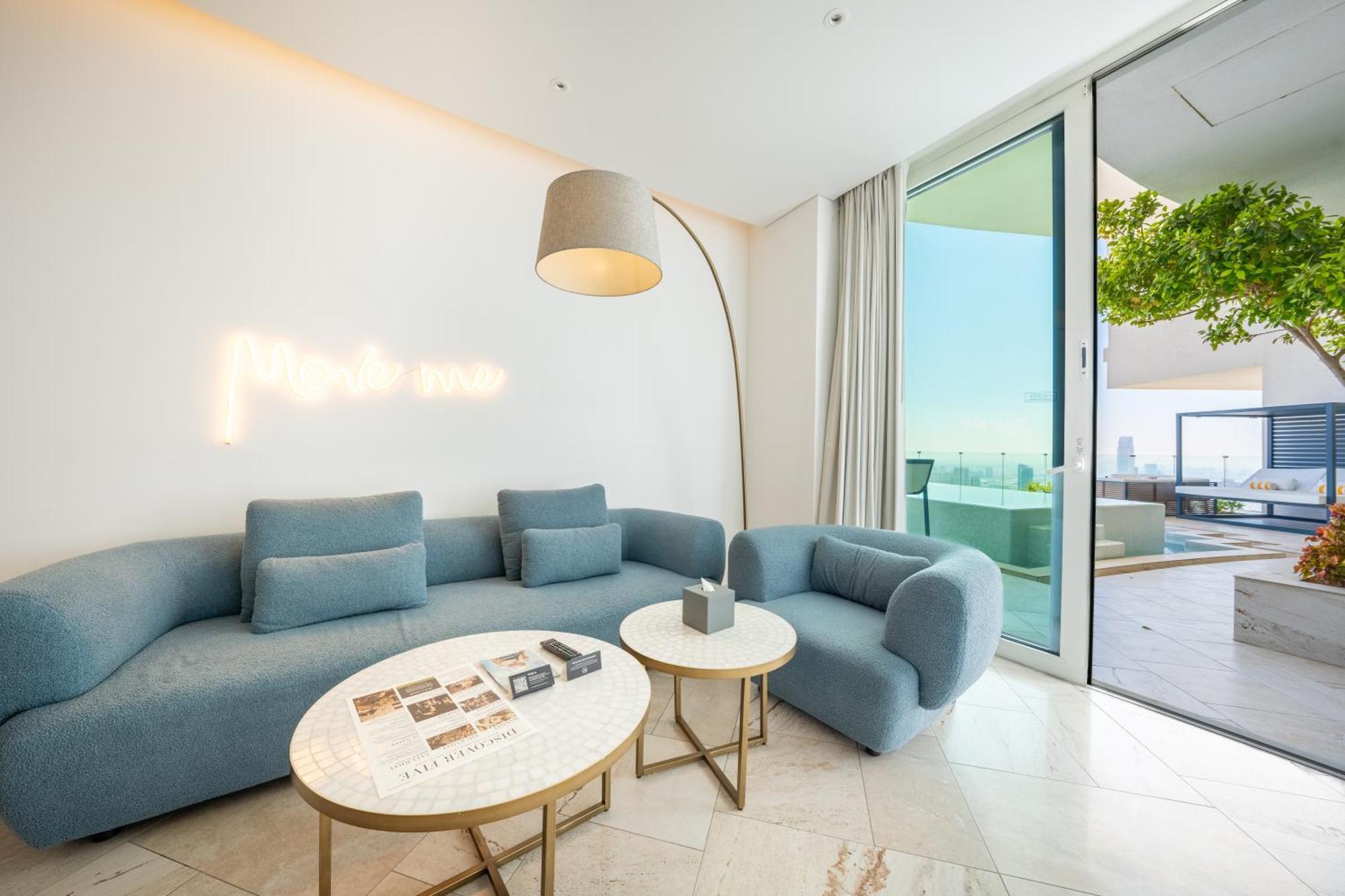 Five Jumeirah Village فندق دبي
