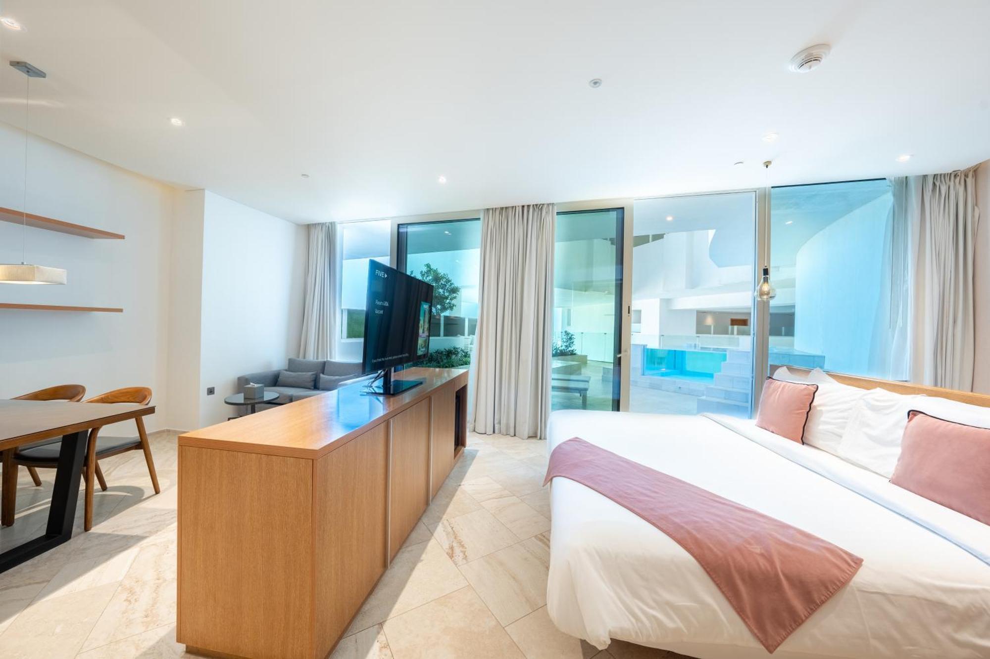 فندق Five Jumeirah Village 5*