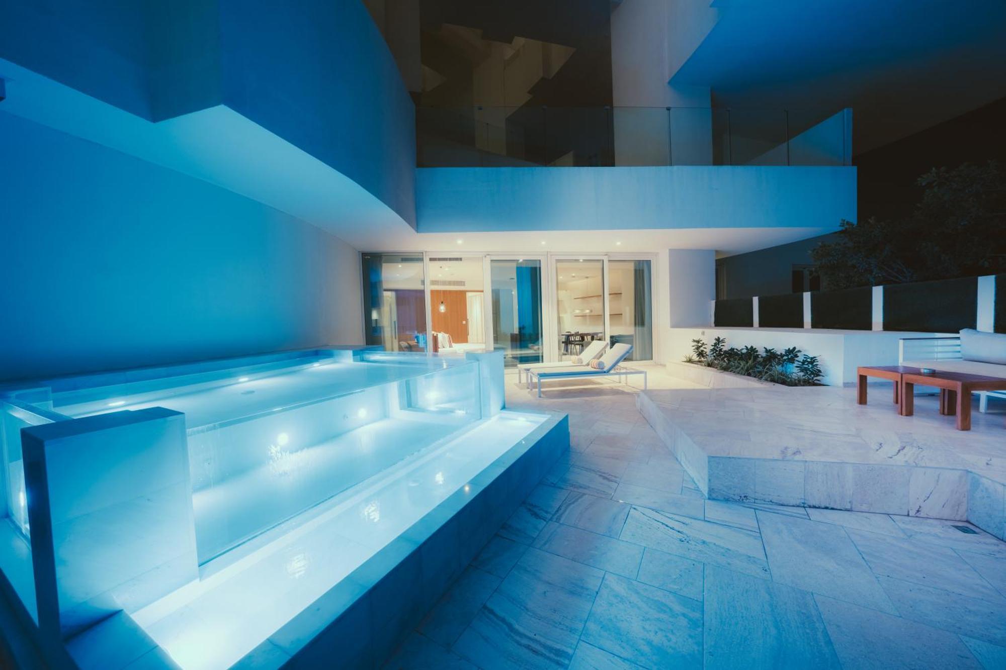 فندق Five Jumeirah Village دبي